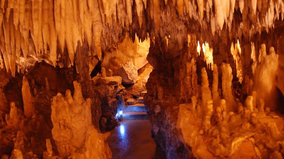spilaio drakou athanasiadistravel