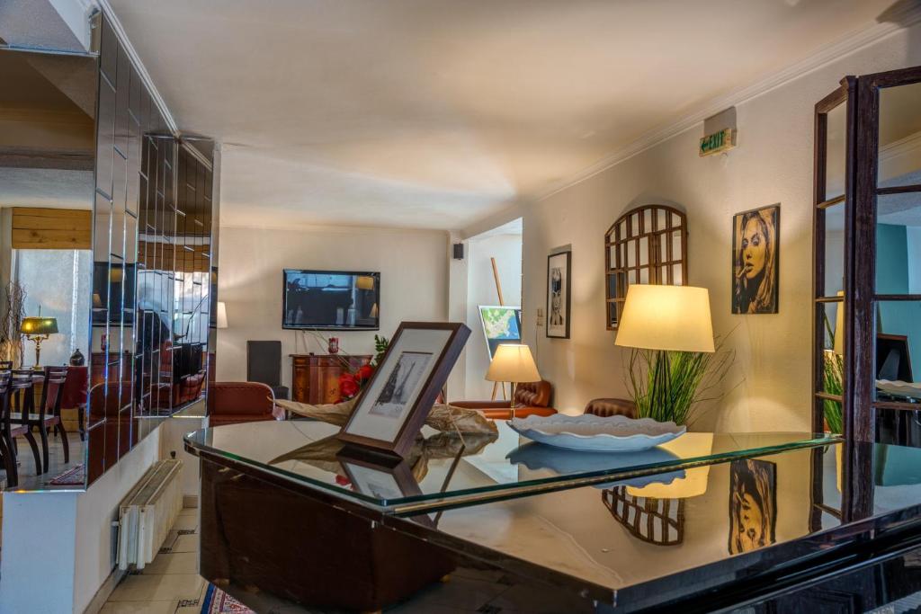 ekdromi sta giannena Hotel Alexios piano – Copia