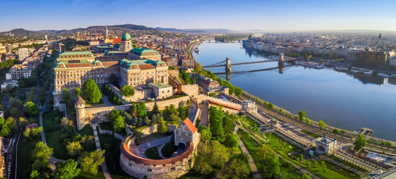 Tour del lunedì pulito a Praga Vienna Budapest