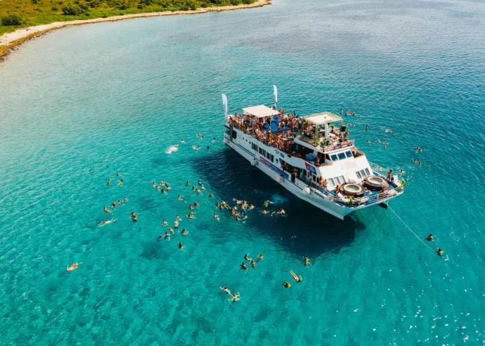 Εκδρομική Κρουαζιέρα σε Αγκίστρι Μετόπη και Αίγινα
