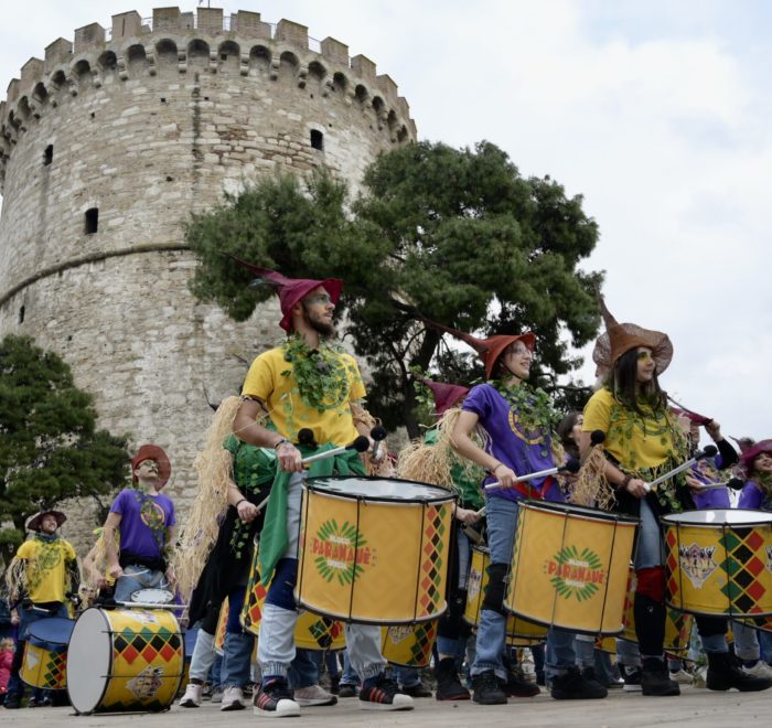 apokriatiki ekdromi thessaloniki naousa karnavali genitsari kai mpoules